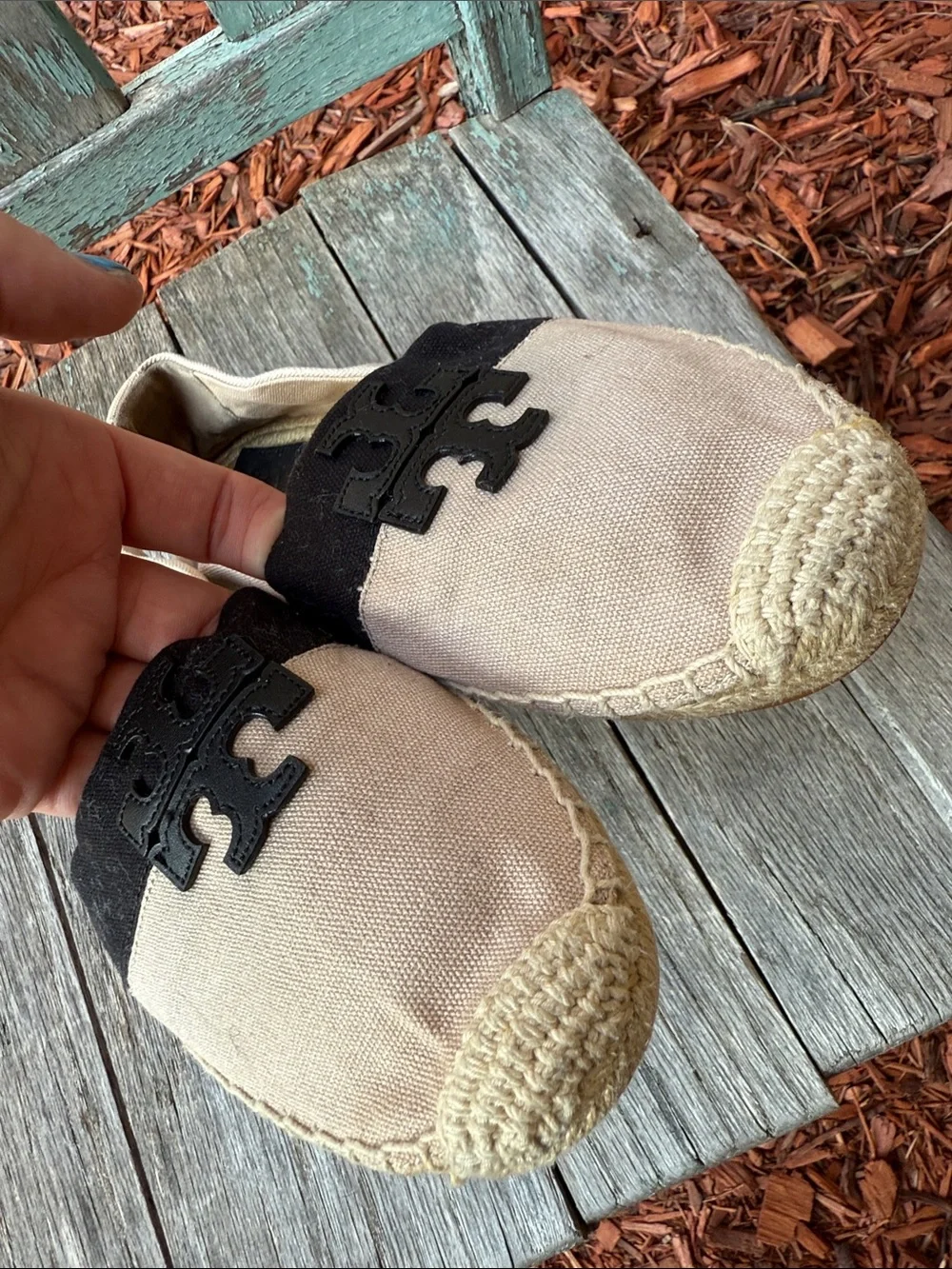 Tory Burch Ladies 9M Weston Beige Canvas Espadrilles with Black Logo Trim